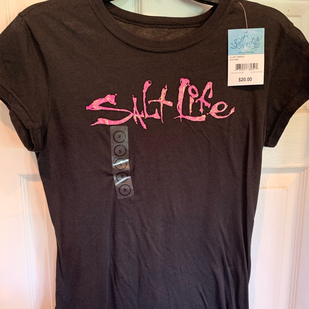 New With Tags Women’s SaltLife T-Shirt 🌊